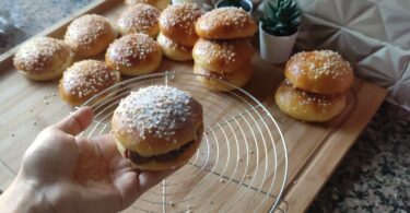 بريوش بكريمة الشكلاط بدون بيض